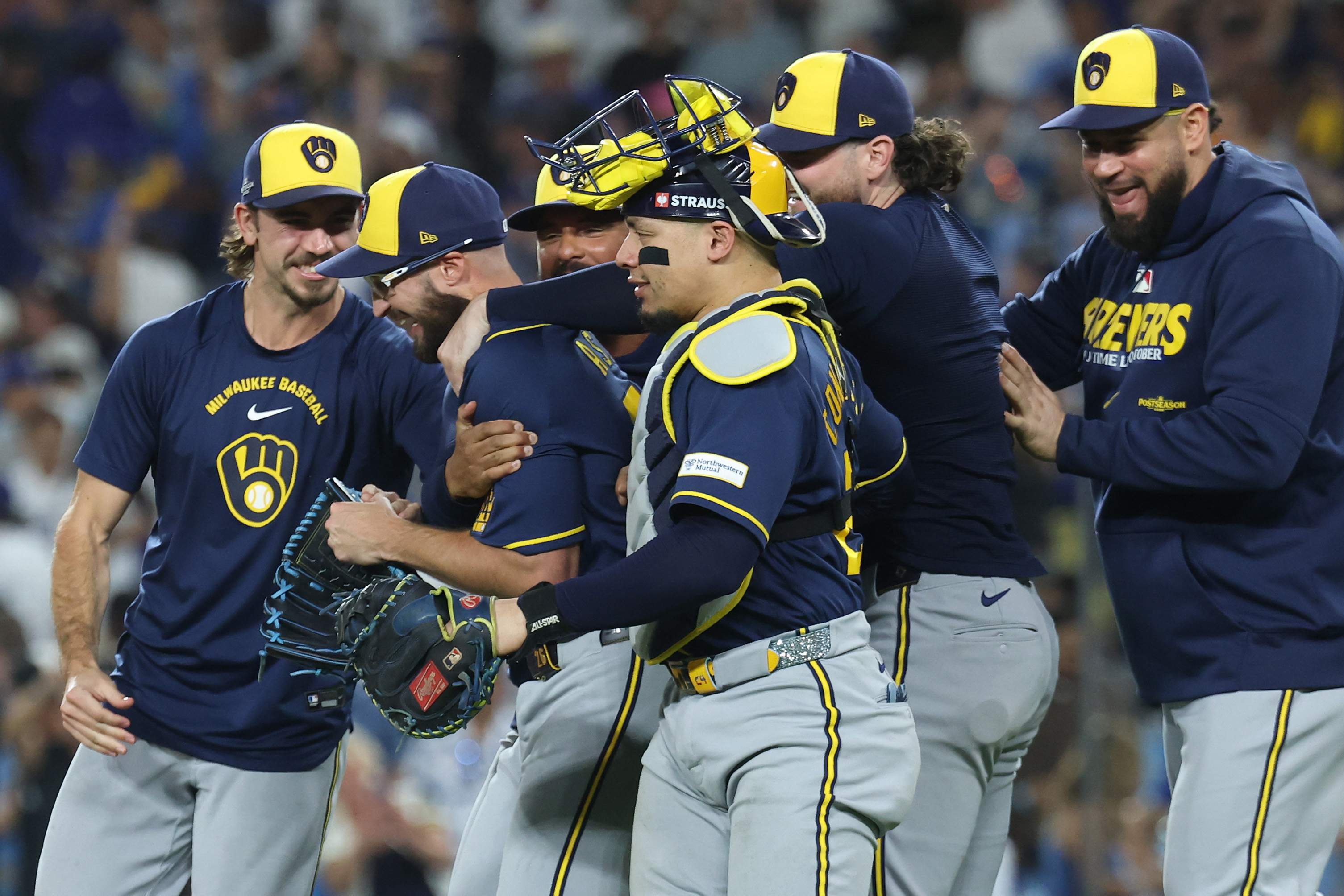 National League Championship Series: Milwaukee Brewers v Los Angeles Dodgers - Game Four