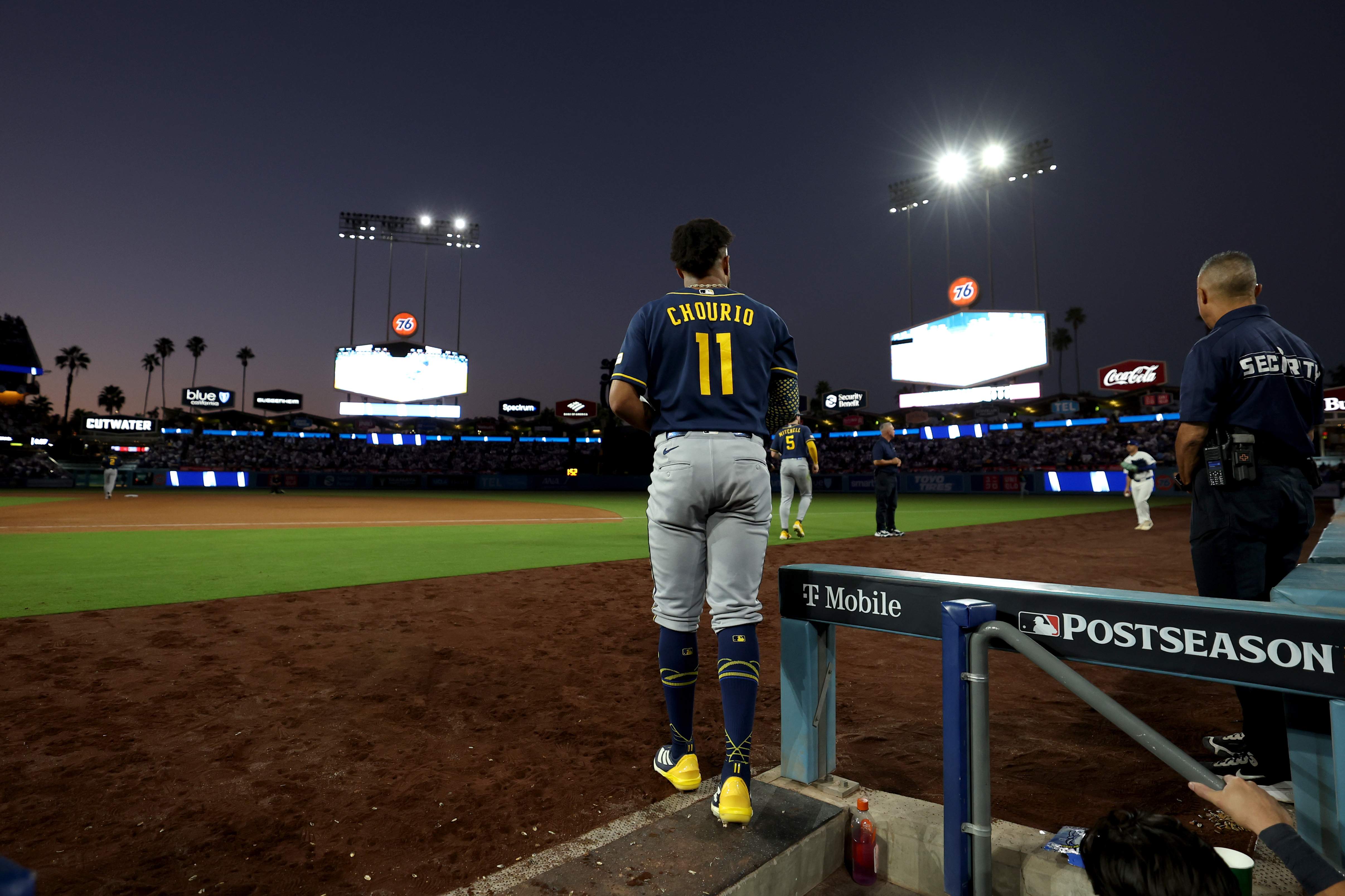 National League Championship Series: Milwaukee Brewers v Los Angeles Dodgers - Game Three