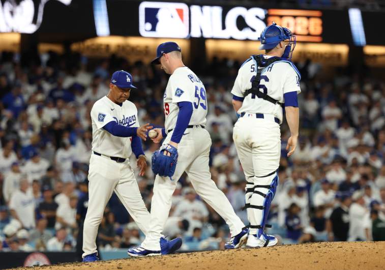 National League Championship Series: Milwaukee Brewers v Los Angeles Dodgers - Game Four