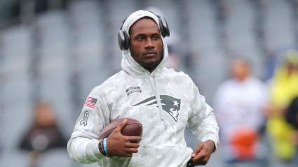 Patriots’ ‘Unbelievable’ Former QB Signs With Eagles Amid Jalen Hurts Injury