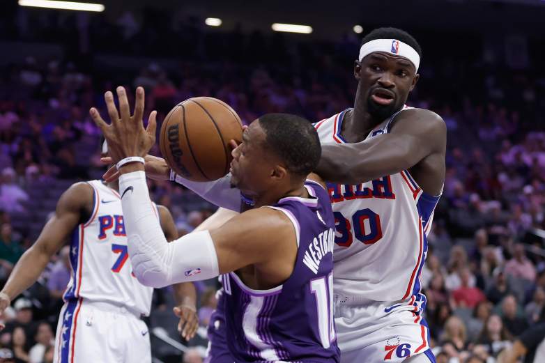Philadelphia 76ers v Sacramento Kings