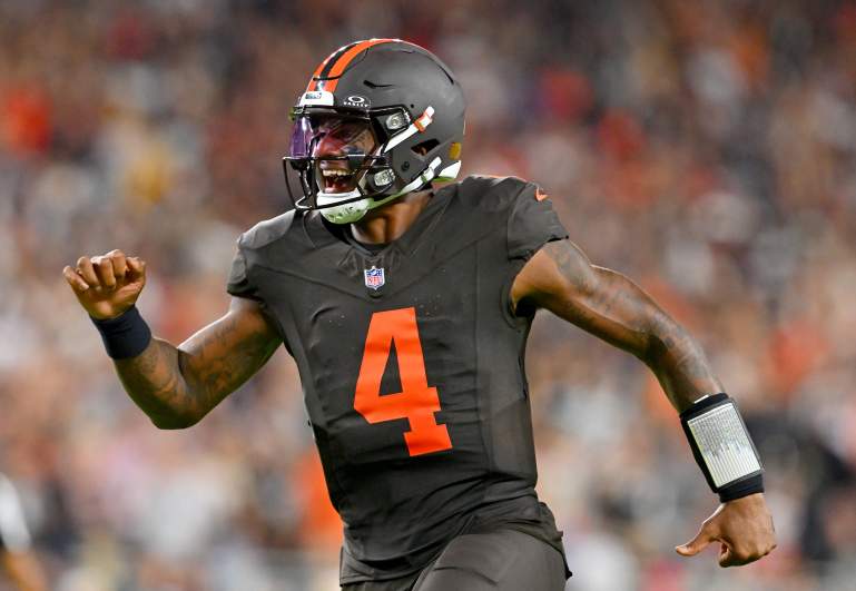Pittsburgh Steelers v Cleveland Browns
