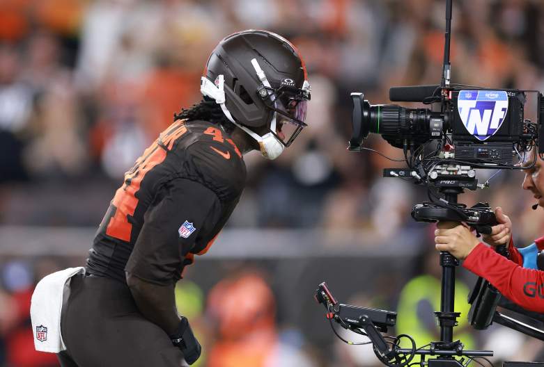 Pittsburgh Steelers v Cleveland Browns