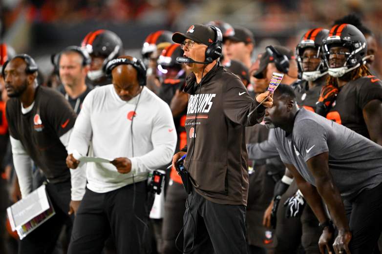 Pittsburgh Steelers v Cleveland Browns