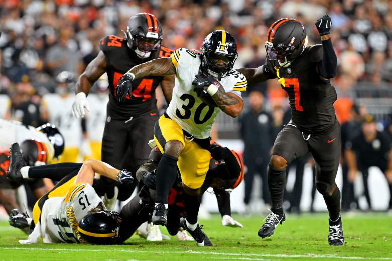 Pittsburgh Steelers v Cleveland Browns