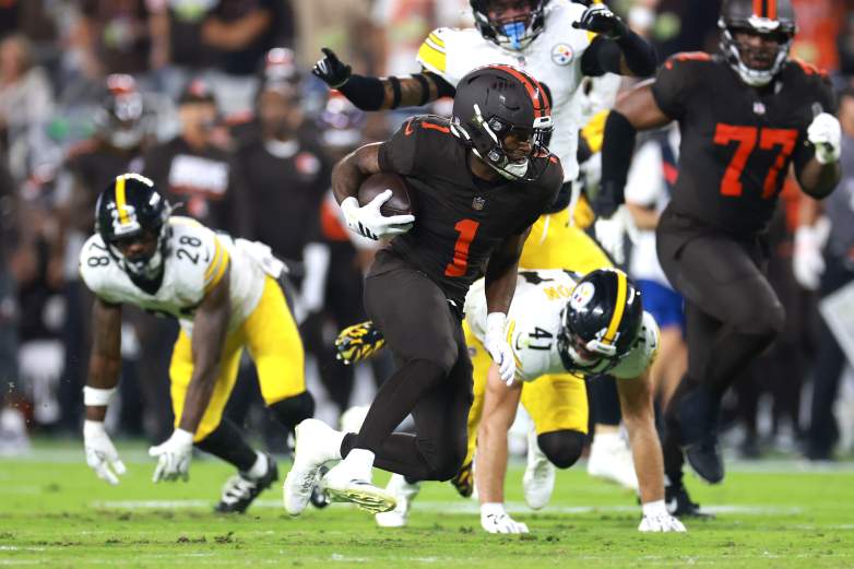 Pittsburgh Steelers v Cleveland Browns