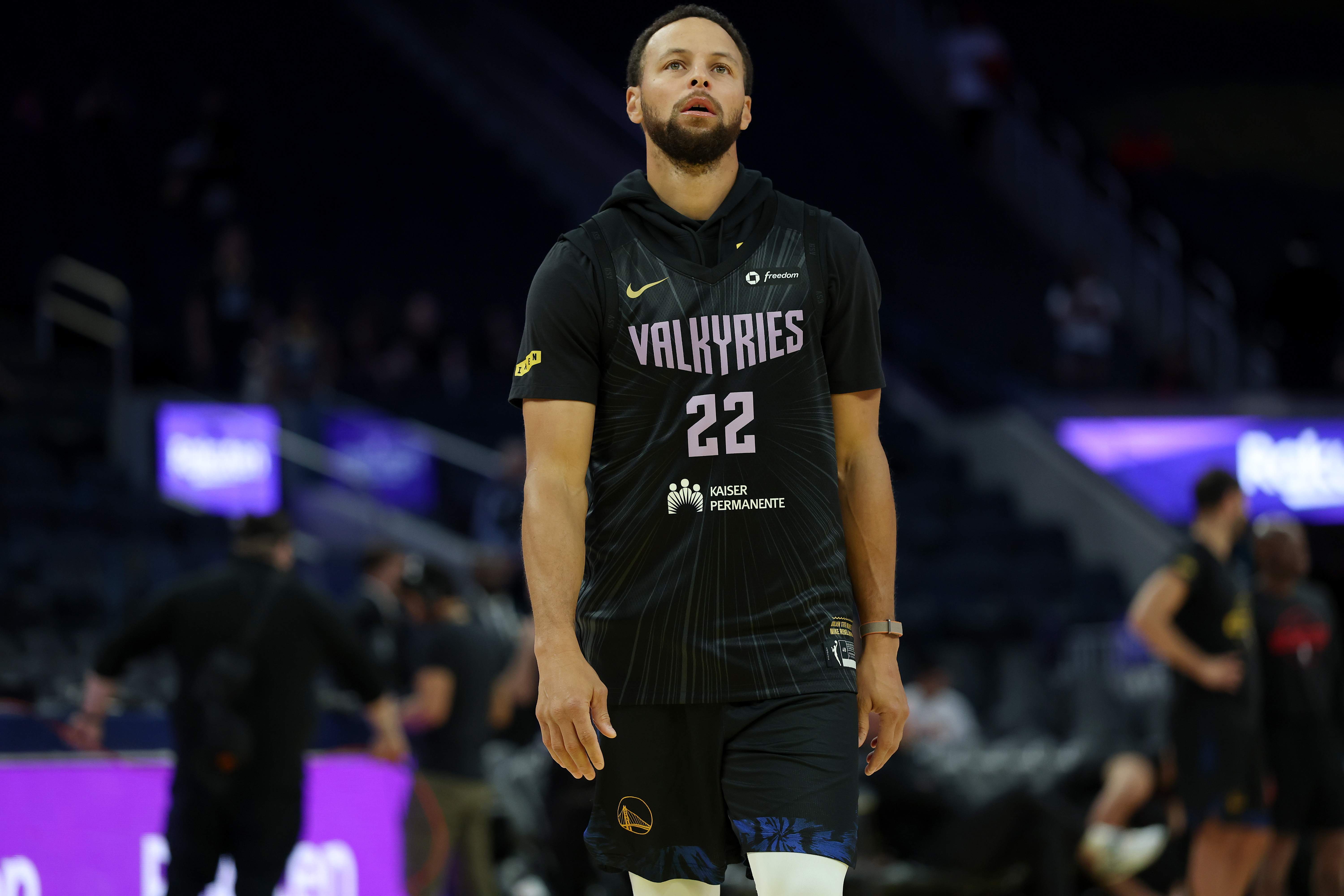 Warriors Get Alarming Stephen Curry Injury Scare Days Before Lakers Opener