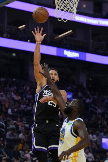 Sacramento Kings v Golden State Warriors