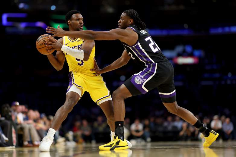 Sacramento Kings v Los Angeles Lakers