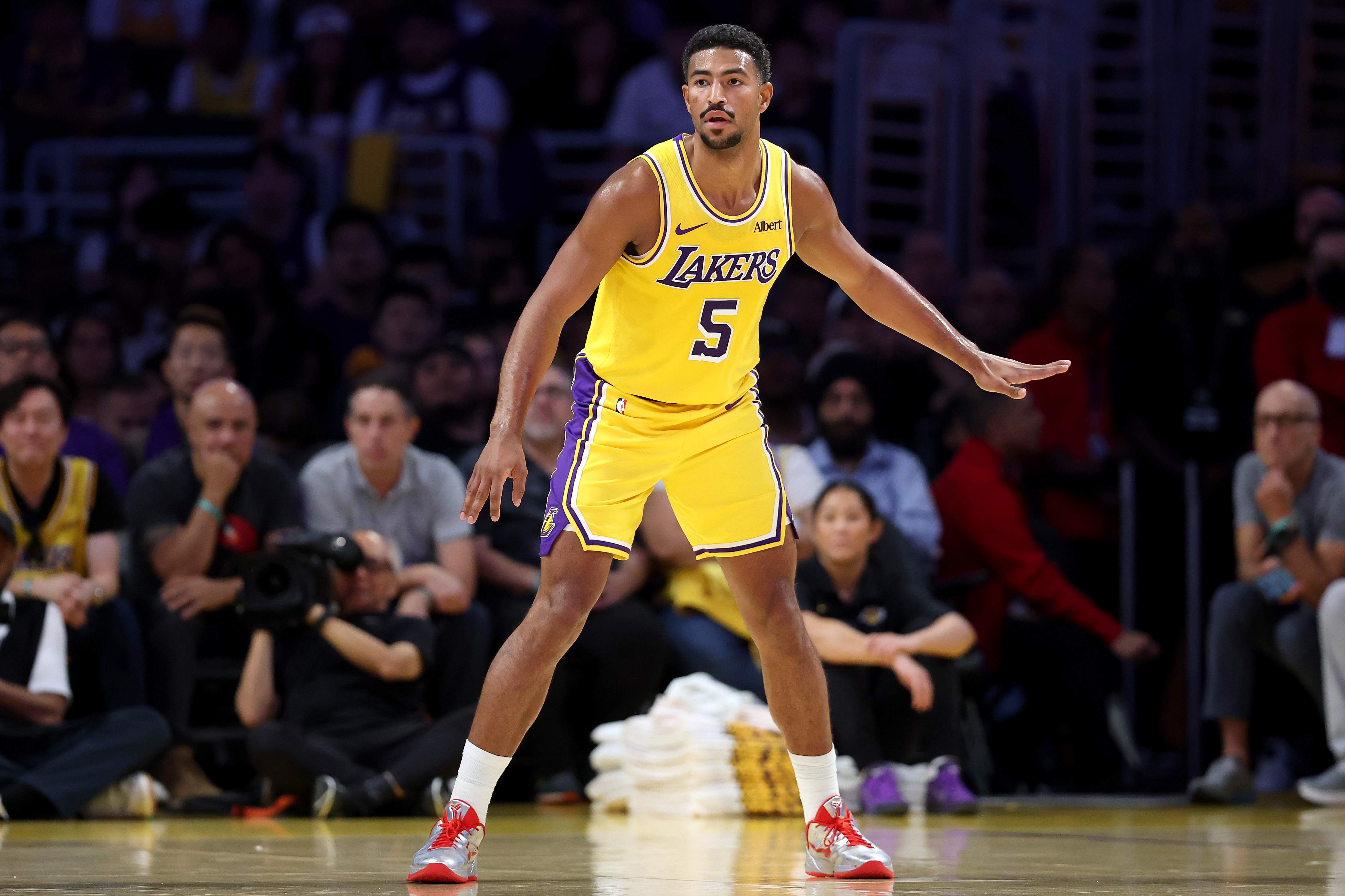Sacramento Kings v Los Angeles Lakers