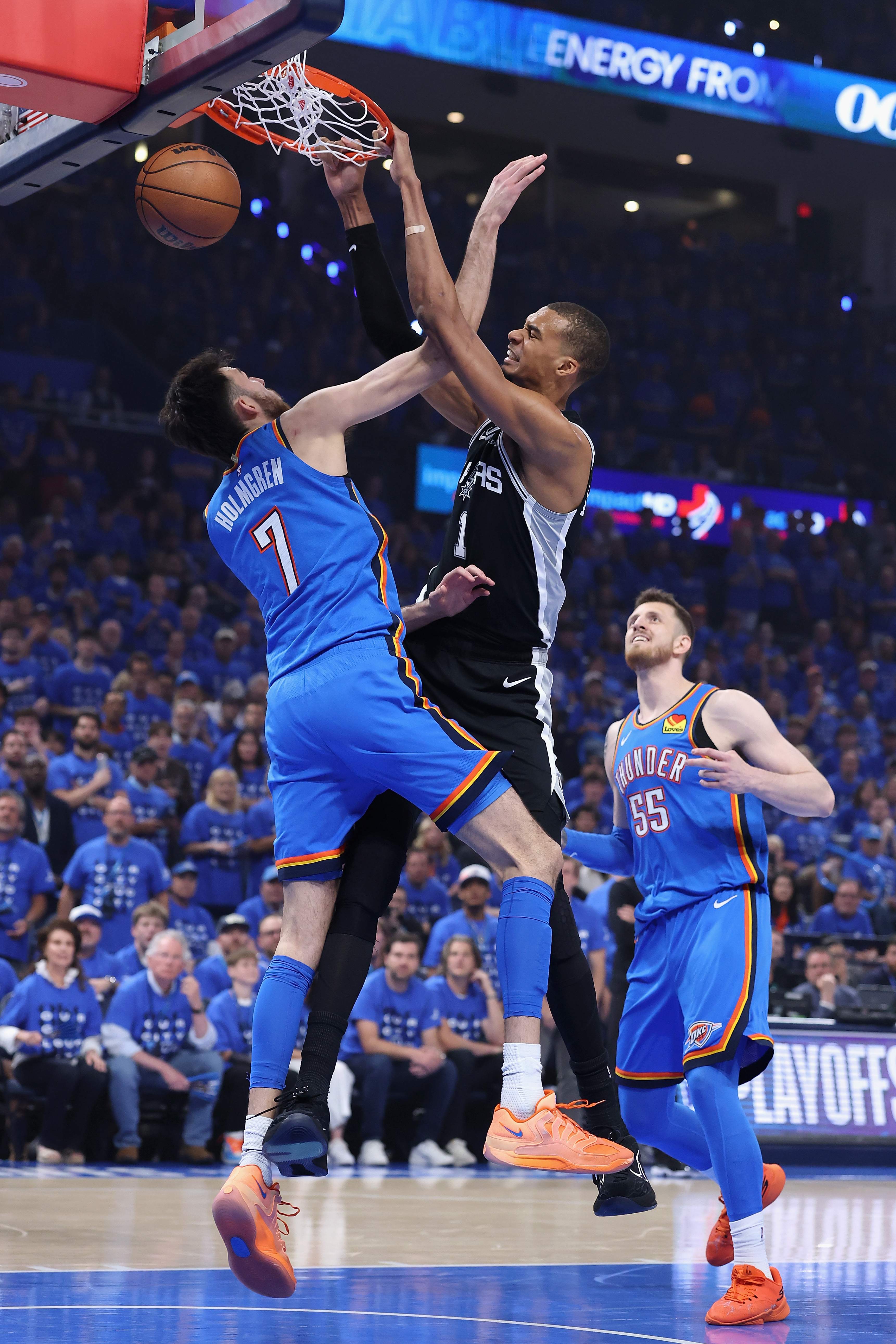 San Antonio Spurs v Oklahoma City Thunder - Game Seven