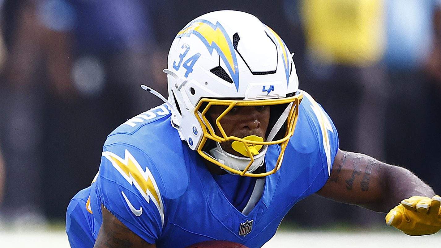 Browns Cut Ties With Running Back to Add Pass-Rusher