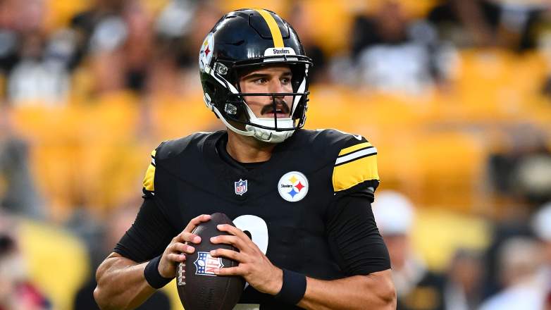 Pittsburgh Steelers quarterback Mason Rudolph is linked to the Tampa Bay Buccaneers.
