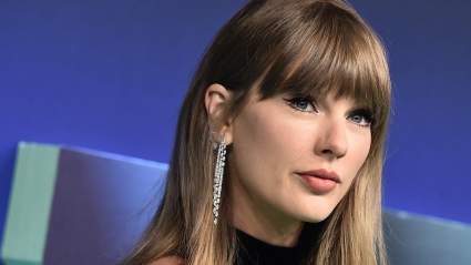 Taylor Swift Quietly Sets Sights on Oscar at VMAs Without Travis Kelce: Report