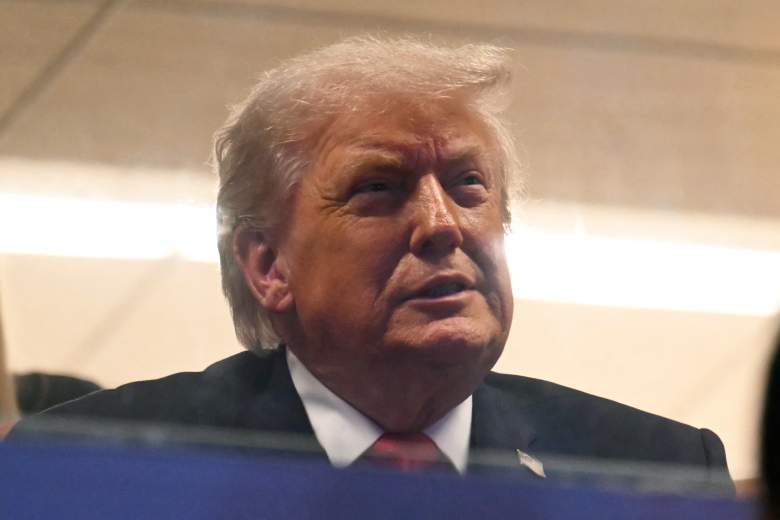 US-POLITICS-AMFOOT-TRUMP