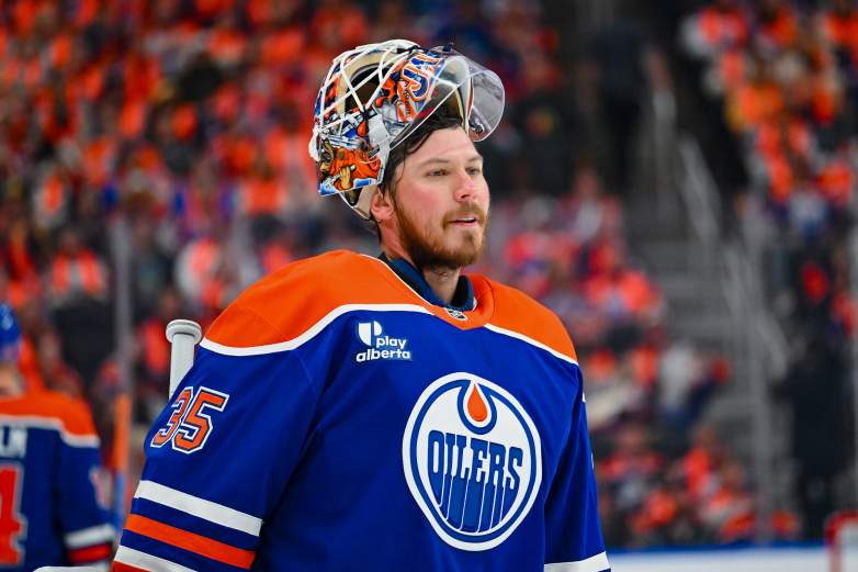 Vancouver Canucks v Edmonton Oilers
