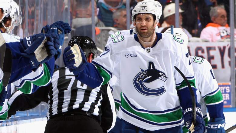Vancouver Canucks v New York Islanders