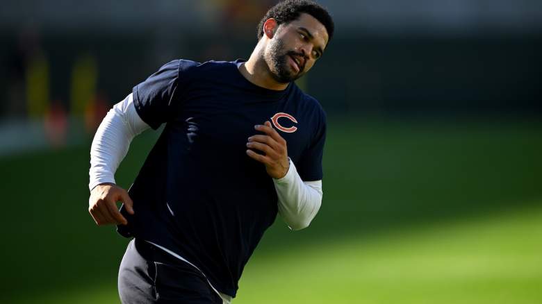 Caleb Williams #18 of the Chicago Bears warms up prior to the game