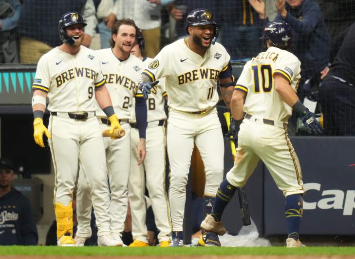 World Series: Tampa Bay Rays v Milwaukee Brewers - Game Two